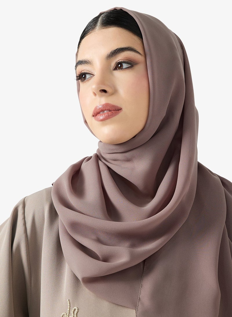 هيا كلوزيت عباية بياقة واسعة بتصميم مفتوح مزينة بالزهور - Image 5